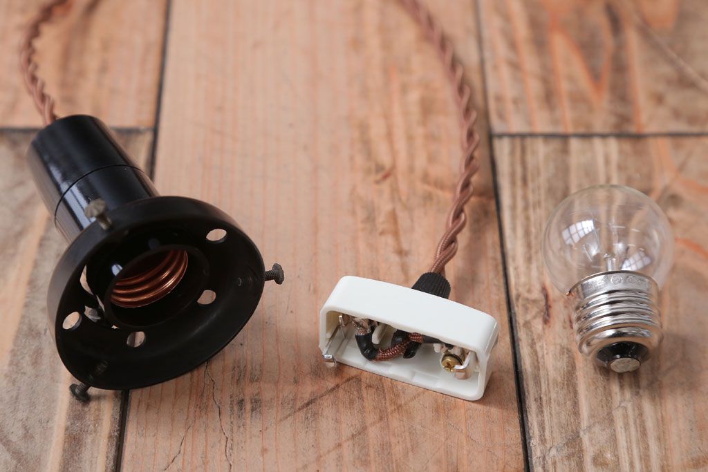 アンティーク　和風なデザインの電笠天井照明