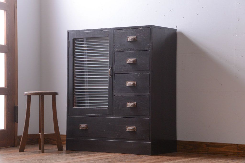 アンティーク家具　和製アンティーク　モールガラス入り!引き出し付きの珍しい収納棚