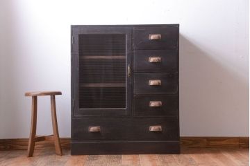 アンティーク家具　和製アンティーク　モールガラス入り!引き出し付きの珍しい収納棚