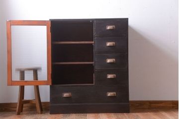 アンティーク家具　和製アンティーク　モールガラス入り!引き出し付きの珍しい収納棚