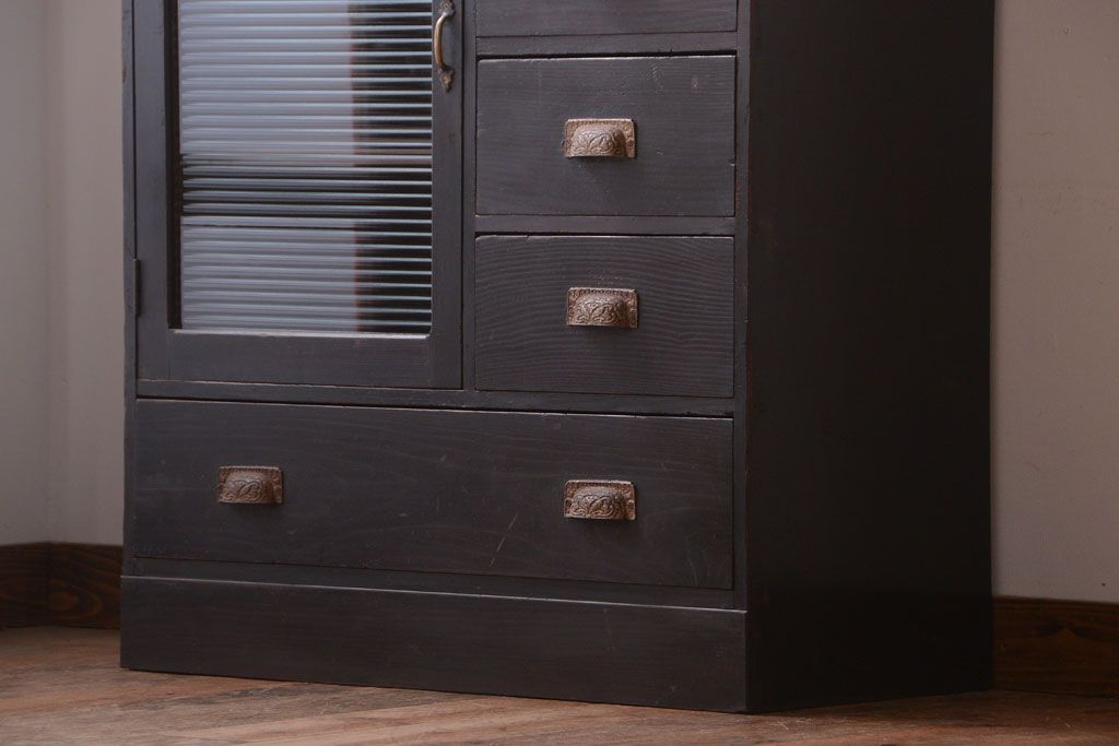 アンティーク家具　和製アンティーク　モールガラス入り!引き出し付きの珍しい収納棚