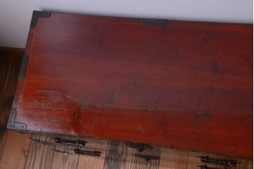 アンティーク家具　古民具・骨董　丸金具が印象的!黒漆塗り庄内箪笥