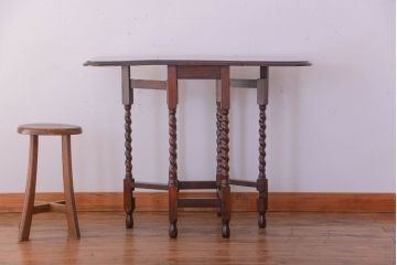 アンティーク家具　イギリスアンティーク　ツイストレッグのバタフライテーブル