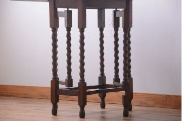 アンティーク家具　イギリスアンティーク　ツイストレッグのバタフライテーブル