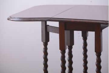 アンティーク家具　イギリスアンティーク　ツイストレッグのバタフライテーブル