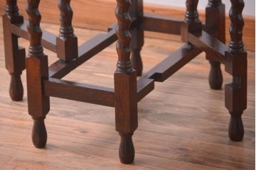 アンティーク家具　イギリスアンティーク　ツイストレッグのバタフライテーブル