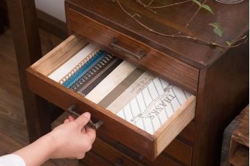 アンティーク家具　和製アンティーク　取っ手がおしゃれな7段の小引き出し