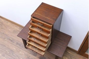 アンティーク家具　和製アンティーク　取っ手がおしゃれな7段の小引き出し