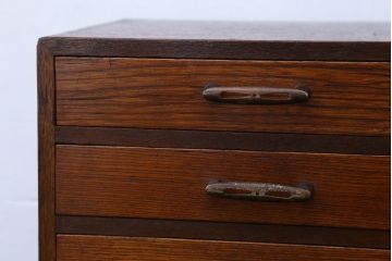アンティーク家具　和製アンティーク　取っ手がおしゃれな7段の小引き出し