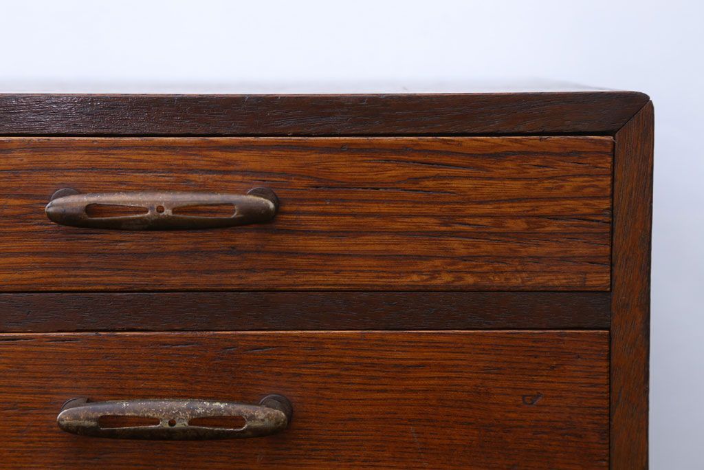 アンティーク家具　和製アンティーク　取っ手がおしゃれな7段の小引き出し