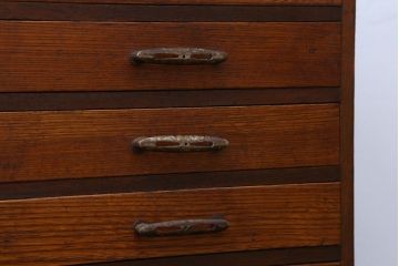 アンティーク家具　和製アンティーク　取っ手がおしゃれな7段の小引き出し