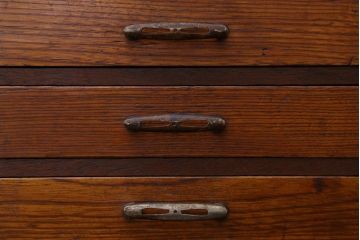 アンティーク家具　和製アンティーク　取っ手がおしゃれな7段の小引き出し