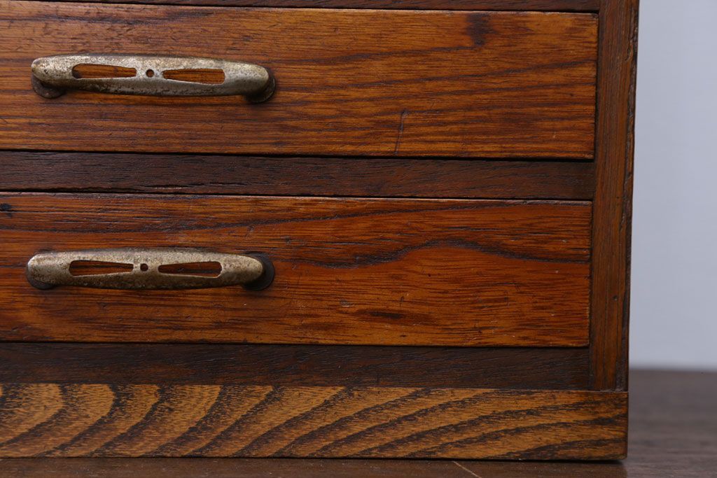 アンティーク家具　和製アンティーク　取っ手がおしゃれな7段の小引き出し