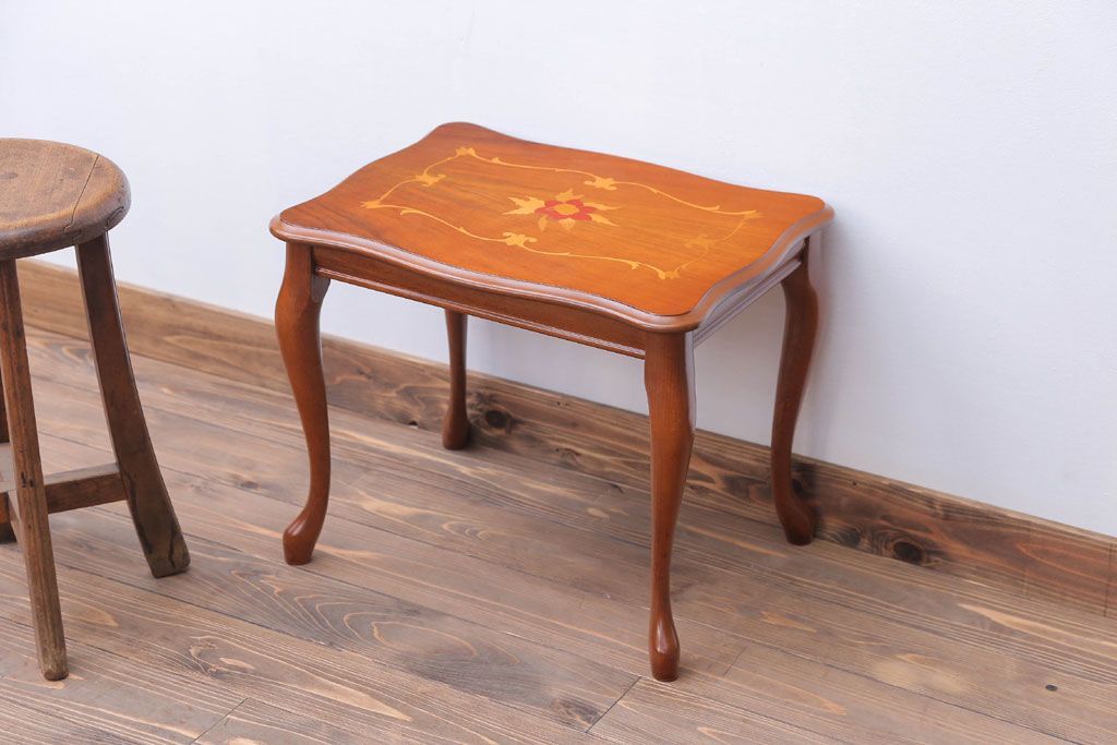 中古　イタリア製 おしゃれなデザインのサイドテーブル