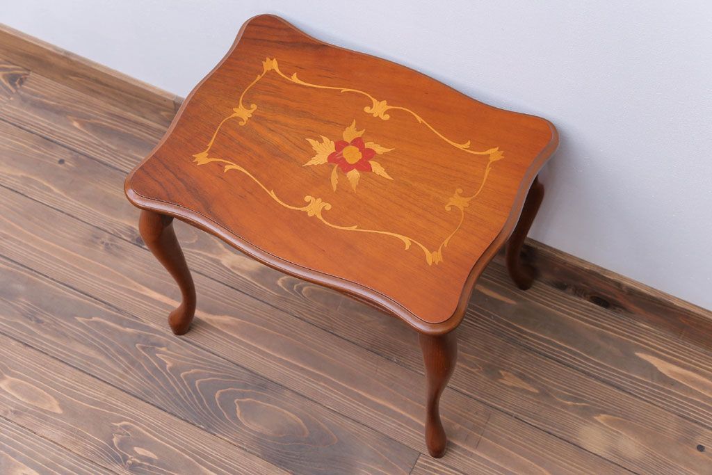 中古　イタリア製 おしゃれなデザインのサイドテーブル