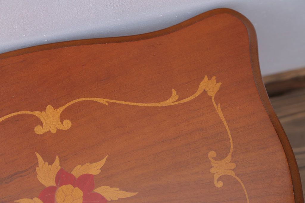 中古　イタリア製 おしゃれなデザインのサイドテーブル