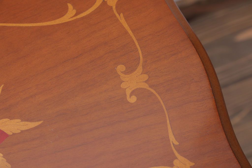 中古　イタリア製 おしゃれなデザインのサイドテーブル