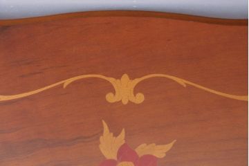 中古　イタリア製 おしゃれなデザインのサイドテーブル