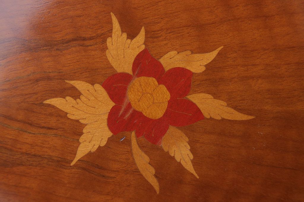 中古　イタリア製 おしゃれなデザインのサイドテーブル