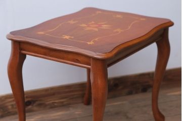 中古　イタリア製 おしゃれなデザインのサイドテーブル