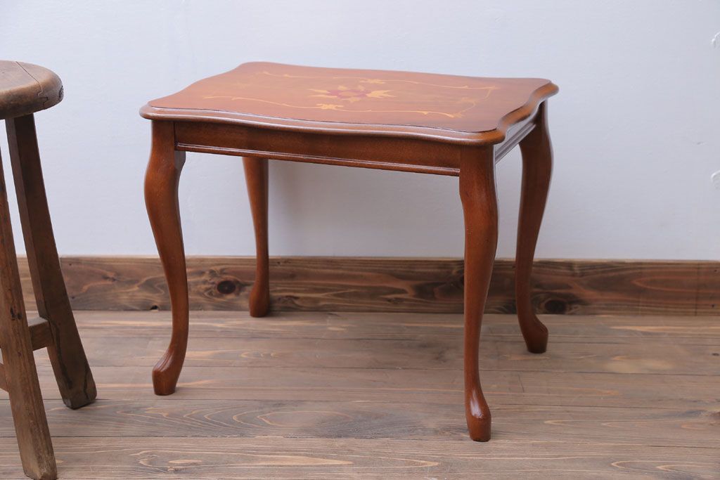 中古　イタリア製 おしゃれなデザインのサイドテーブル