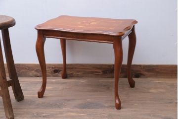 中古　イタリア製 おしゃれなデザインのサイドテーブル