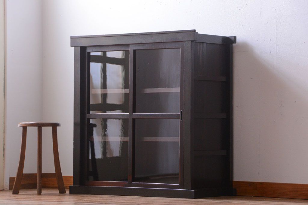 アンティーク家具　古民具・骨董　珍品!小振りな水屋戸棚