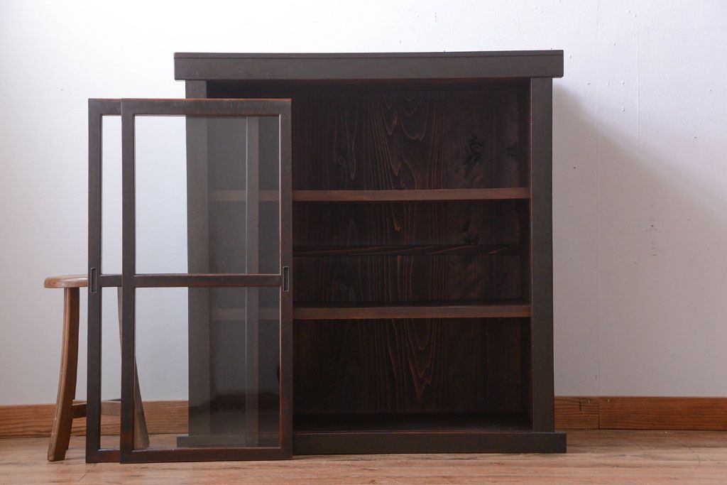 アンティーク家具　古民具・骨董　珍品!小振りな水屋戸棚