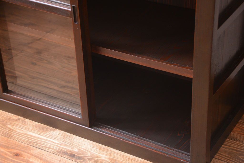 アンティーク家具　古民具・骨董　珍品!小振りな水屋戸棚