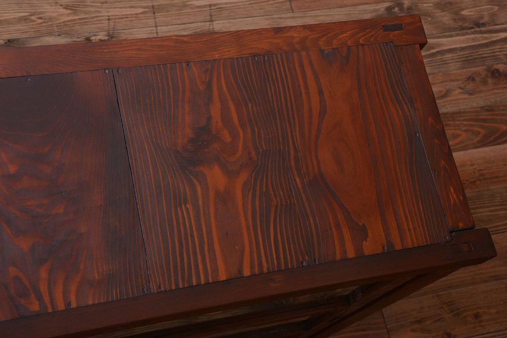 アンティーク家具　和製アンティーク　落ち着いた古い木製のガラス引き戸収納棚