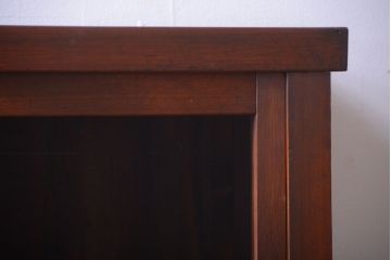 アンティーク家具　和製アンティーク　落ち着いた古い木製のガラス引き戸収納棚