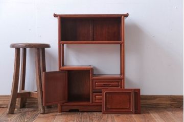 中古　民芸家具　小ぶりな唐木の飾り棚(茶棚)