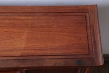 中古　民芸家具　小ぶりな唐木の飾り棚(茶棚)