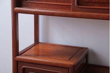 中古　民芸家具　小ぶりな唐木の飾り棚(茶棚)
