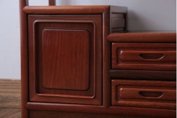 中古　民芸家具　小ぶりな唐木の飾り棚(茶棚)