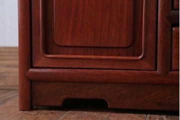 中古　民芸家具　小ぶりな唐木の飾り棚(茶棚)