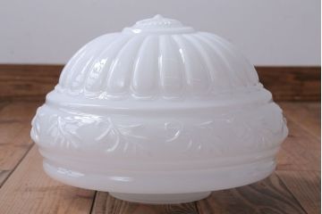 中古　アンティーク調　白いブラケットがかわいいおしゃれな電笠天井照明