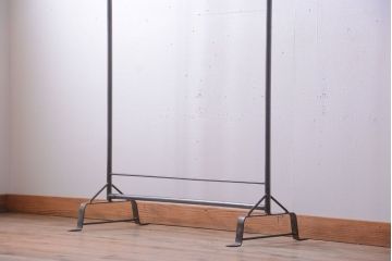 ラフジュ工房オリジナル　シンプルなアイアンハンガーラック【小】(2)