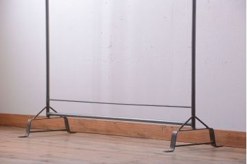 アンティーク雑貨　ラフジュ工房オリジナル　シンプルなアイアンハンガーラック【大】