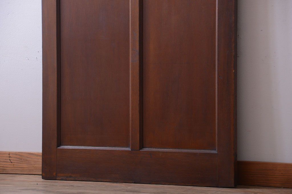 和製アンティーク　洋風な木製引き戸(板戸)