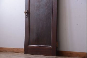 和製アンティーク　シックな深い色合いのドア