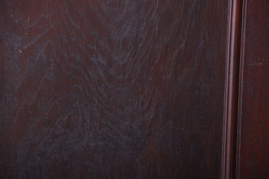 和製アンティーク　シックな深い色合いのドア