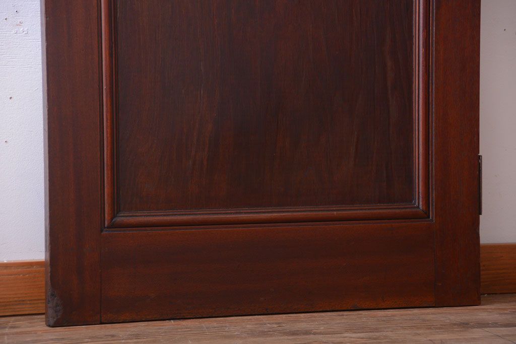 和製アンティーク　シックな深い色合いのドア