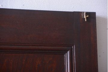 和製アンティーク　シックな深い色合いのドア