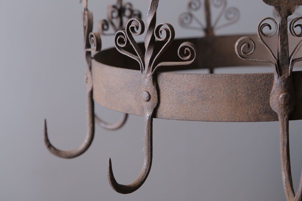 アンティーク雑貨　アンティーク調　かわいいアイアン吊り下げ円型フック