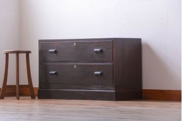 アンティーク家具　アンティーク　前面栗材の古いローチェスト(ローボード)