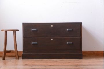 アンティーク家具　アンティーク　前面栗材の古いローチェスト(ローボード)