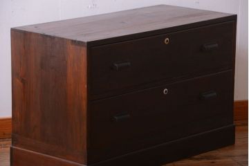 アンティーク家具　アンティーク　前面栗材の古いローチェスト(ローボード)