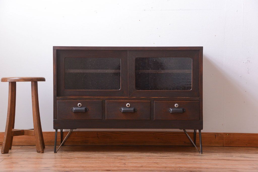 アンティーク家具　アンティーク　気泡ガラス入り鉄脚ローボード