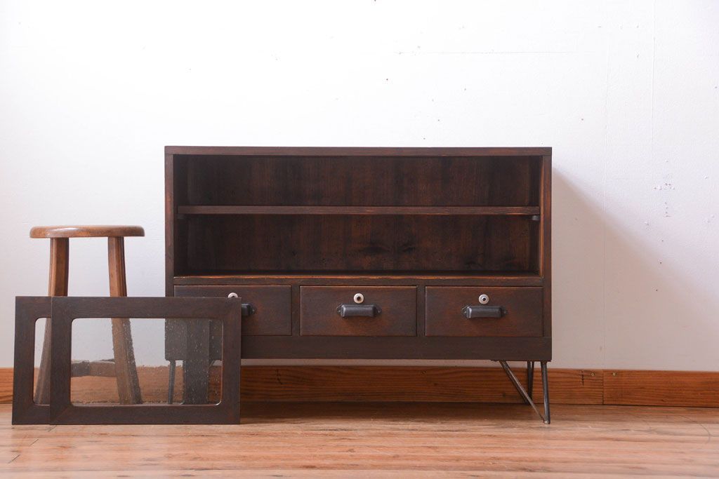 アンティーク家具　アンティーク　気泡ガラス入り鉄脚ローボード